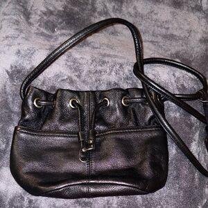 Tignanello Elegant Black Leather Bucket Bag
